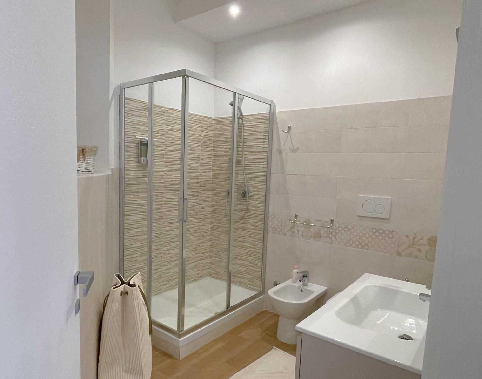 The Shabby House - Charming Seaside Retreat In Central Anzio, Steps From Beach And Train Station Exterior photo