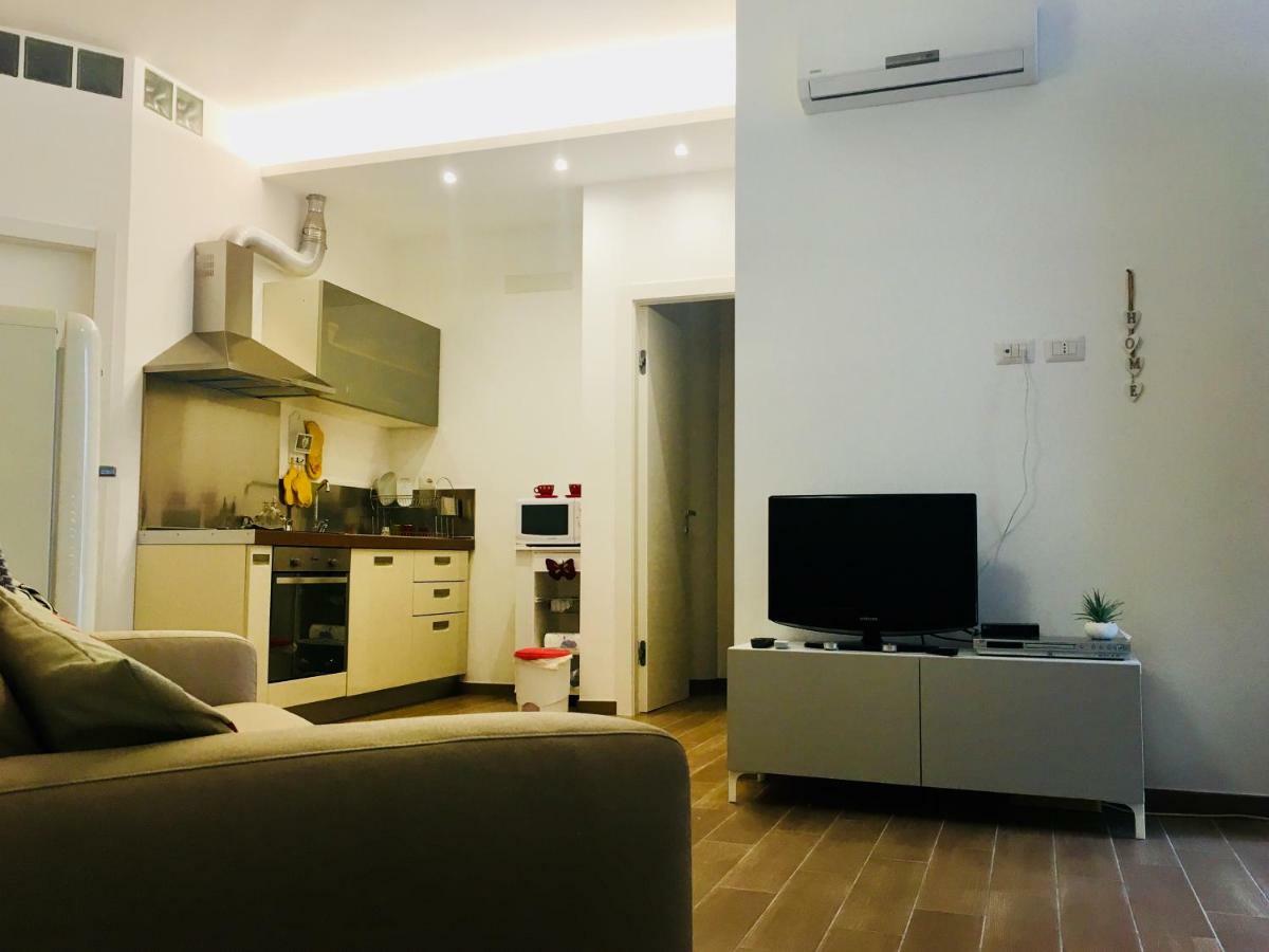 The Shabby House - Charming Seaside Retreat In Central Anzio, Steps From Beach And Train Station Exterior photo
