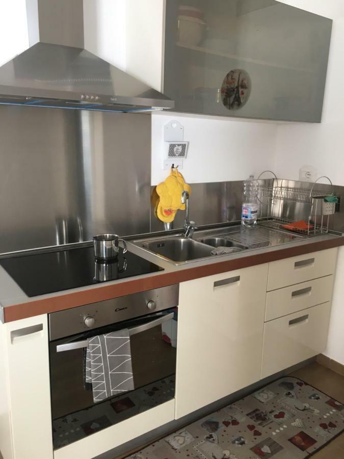 The Shabby House - Charming Seaside Retreat In Central Anzio, Steps From Beach And Train Station Exterior photo
